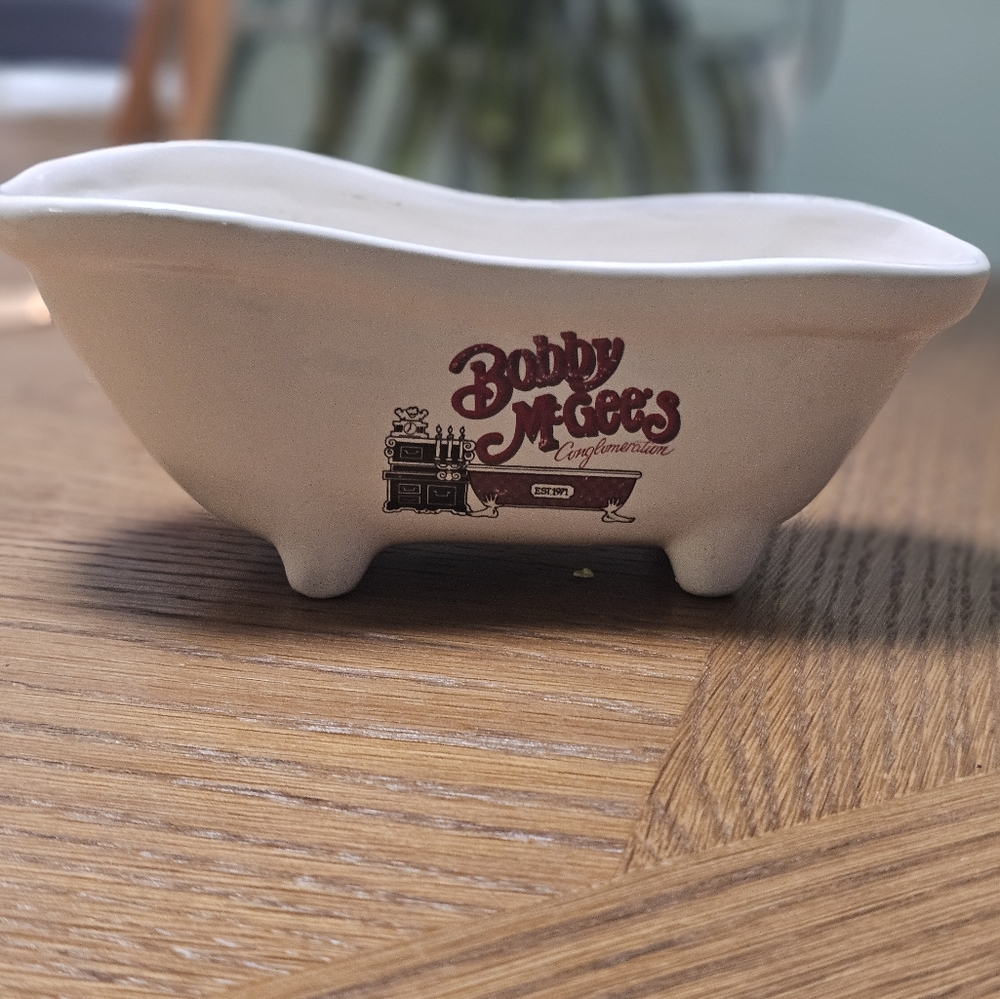Original Ceramic Bobby mcgees conglomeration bath tub - Picture 4 of 7